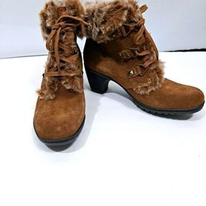 G H Bass Clove ankle boots NWOT
